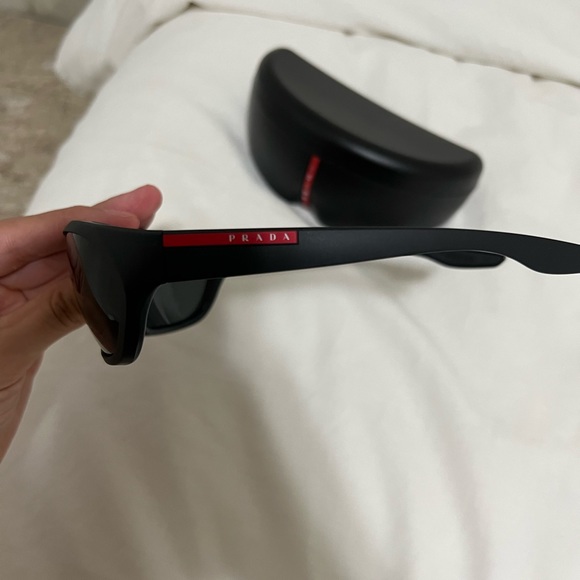 Prada black sunglasses - Picture 6 of 9